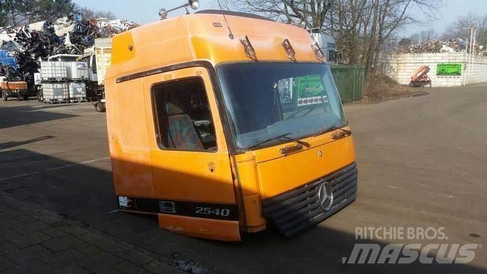 Mercedes-Benz 2540 مكونات أخرى