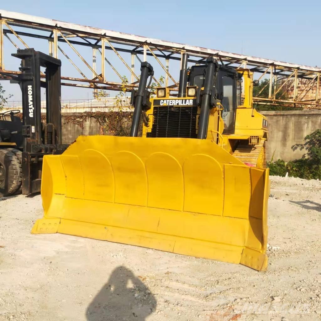 CAT D7H بلدوزرات مجنزرة
