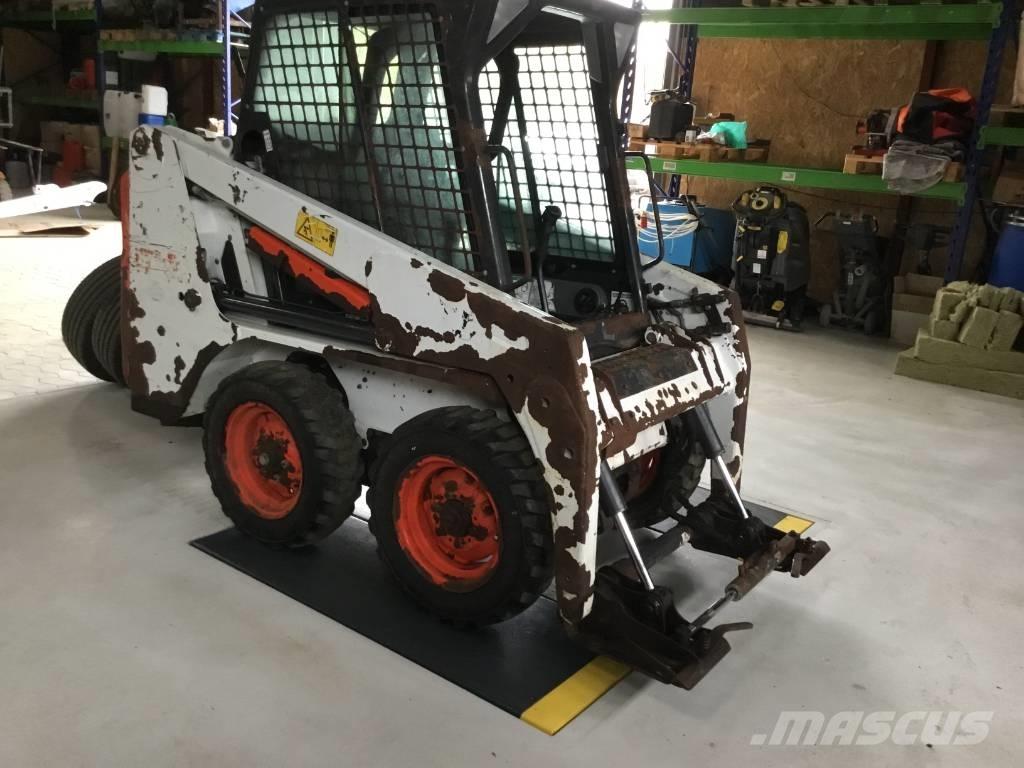 Bobcat S 100 لوادر انزلاقية التوجيه