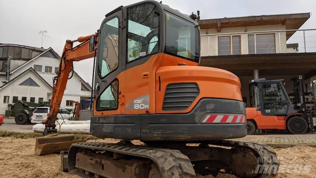 Doosan DX 80 R حفارات وسط 7 طن - 12 طن