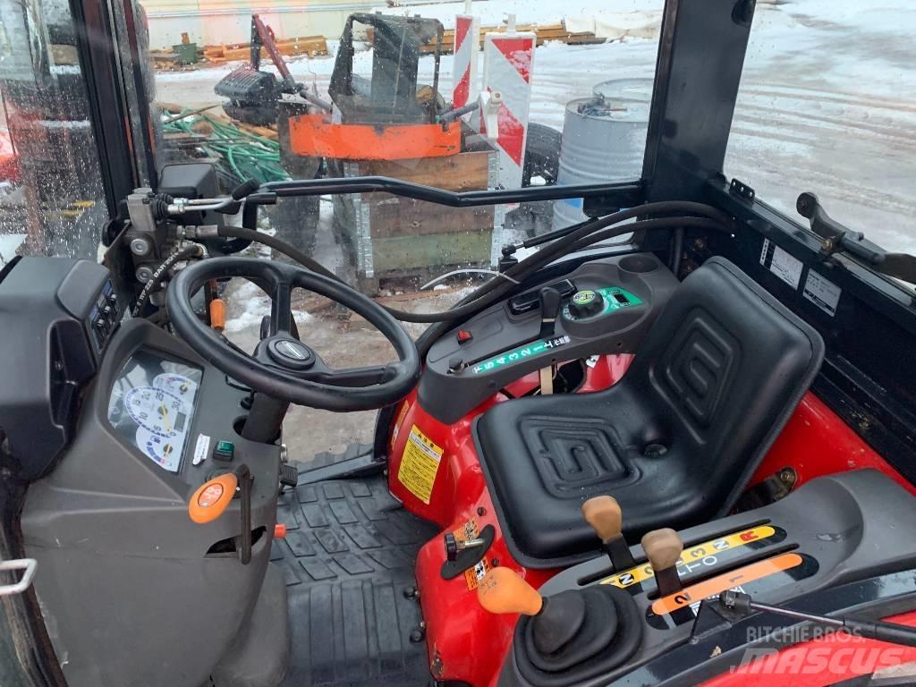 Yanmar CT122 الجرارات