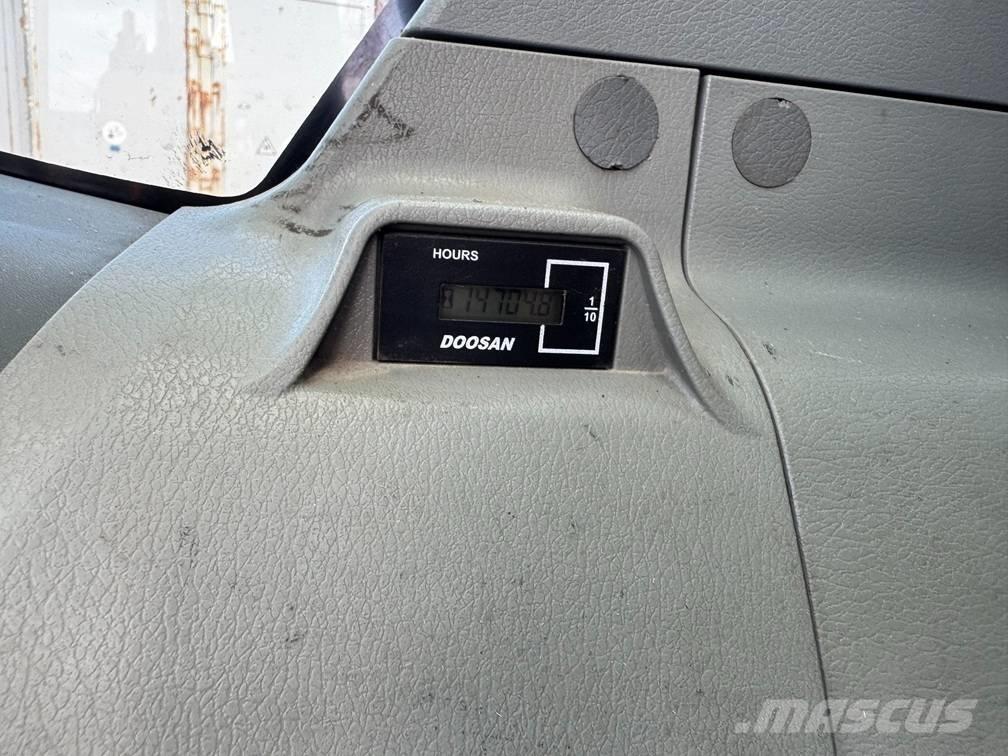 Doosan DX 300 LC-3 حفارات زحافة