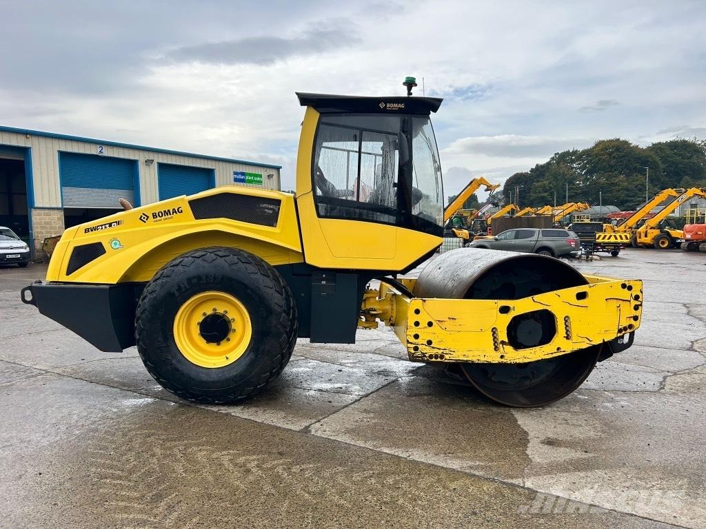 Bomag BW213 D-5 مداحل أحادية الأسطوانة