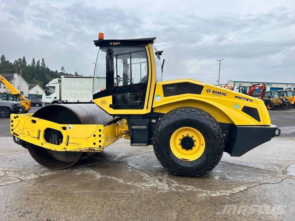 Bomag BW213 D-5 مداحل أحادية الأسطوانة