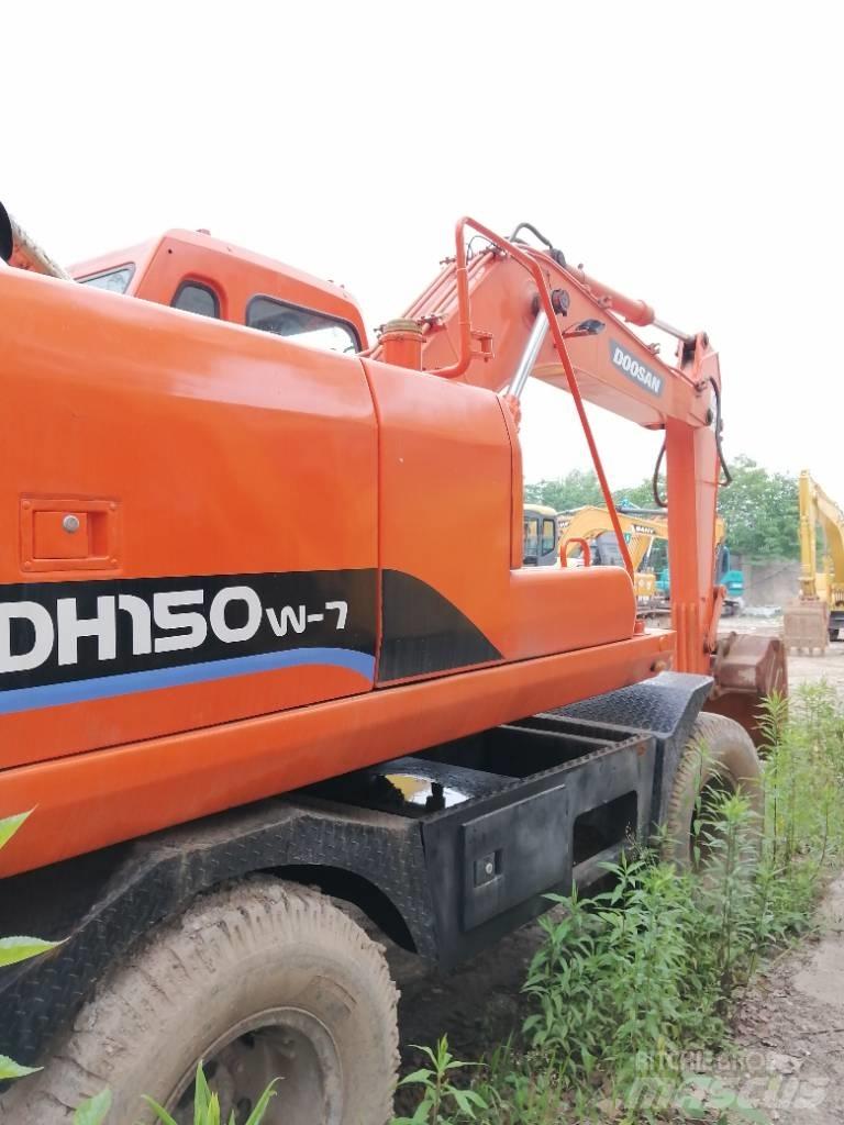 Doosan DH 150 W-7 حفارات زحافة