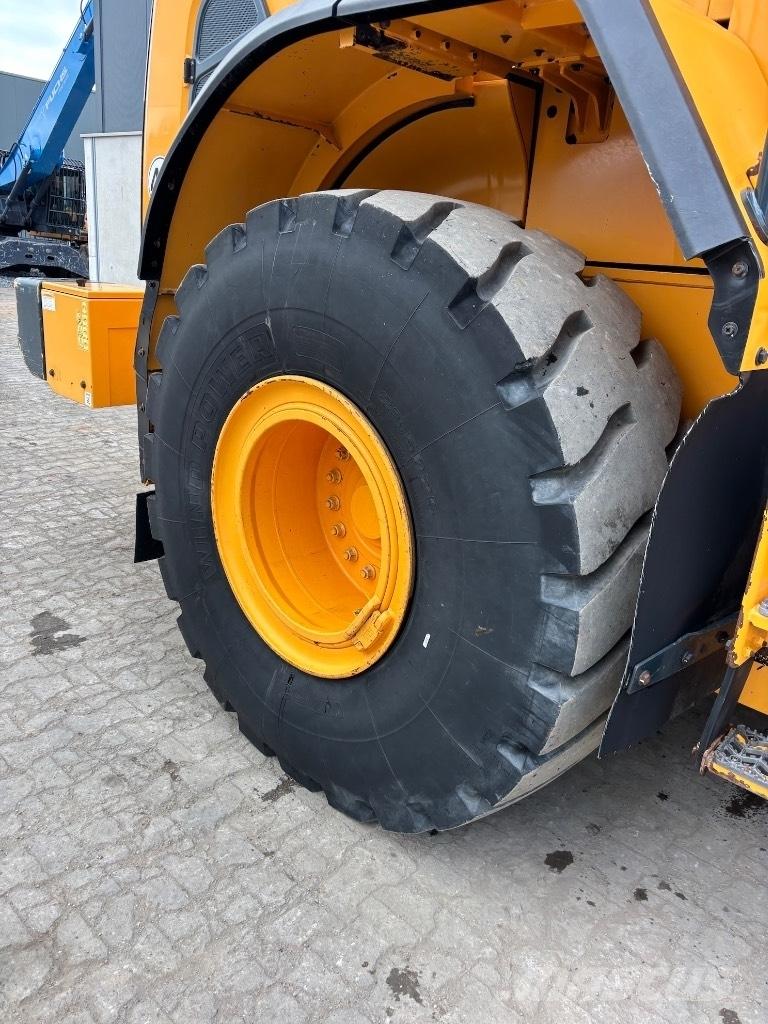 Hyundai HL 960 - 955 لوادر بعجل