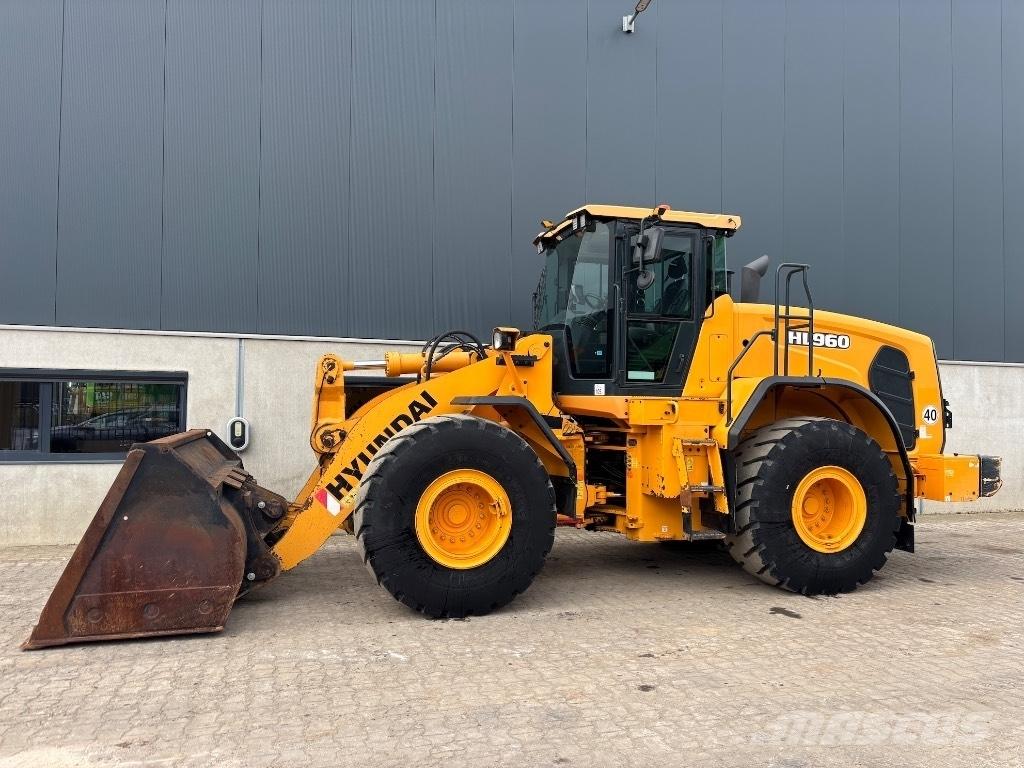 Hyundai HL 960 - 955 لوادر بعجل