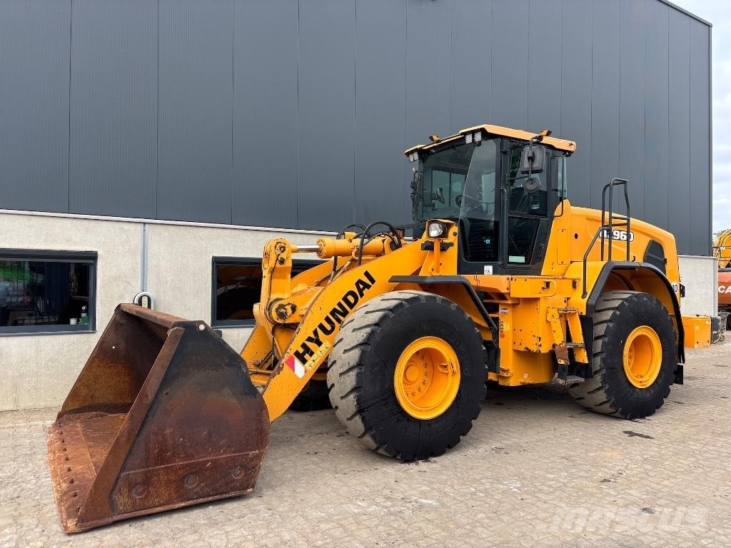 Hyundai HL 960 - 955 لوادر بعجل