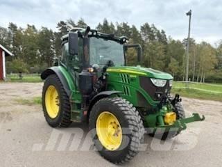 John Deere 6130 R الجرارات
