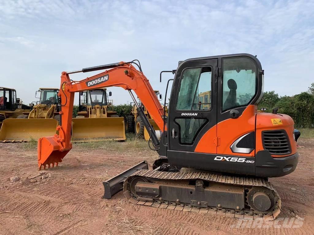 Doosan DX 55 حفارات صغيرة أقل من 7 طن (حفارات صغيرة)