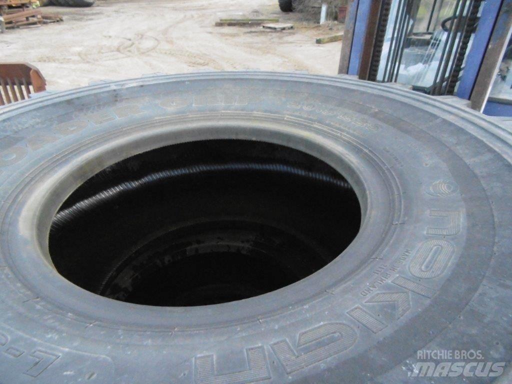 Nokian 20,5x25 الإطارات والعجلات والحافات