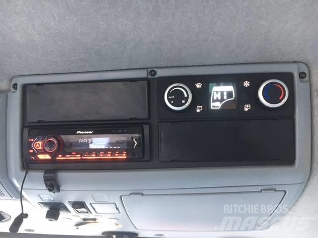 Valtra T 234 V الجرارات