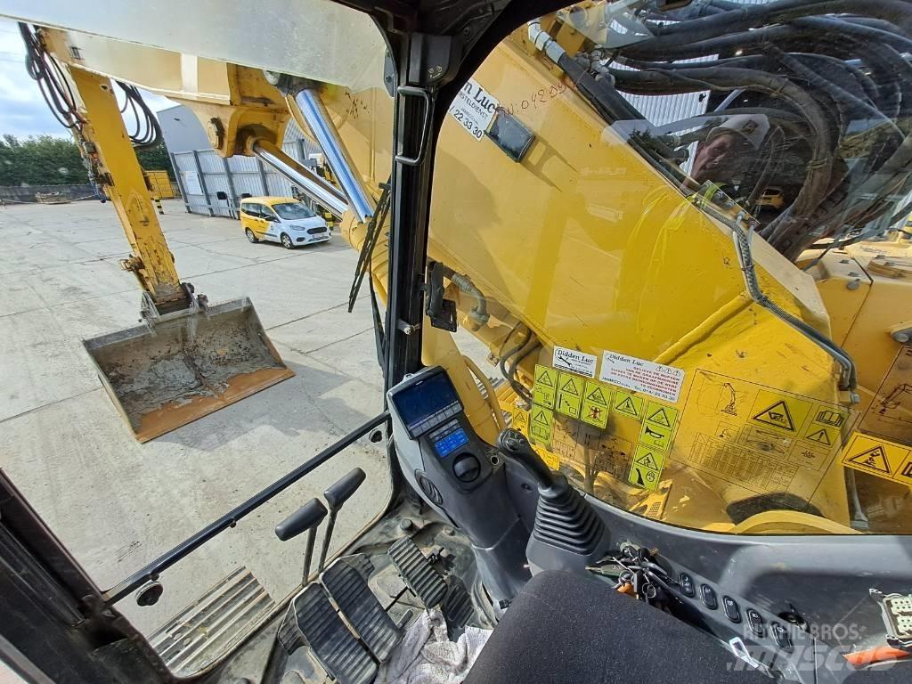 Komatsu PC228USLC-8 حفارات زحافة