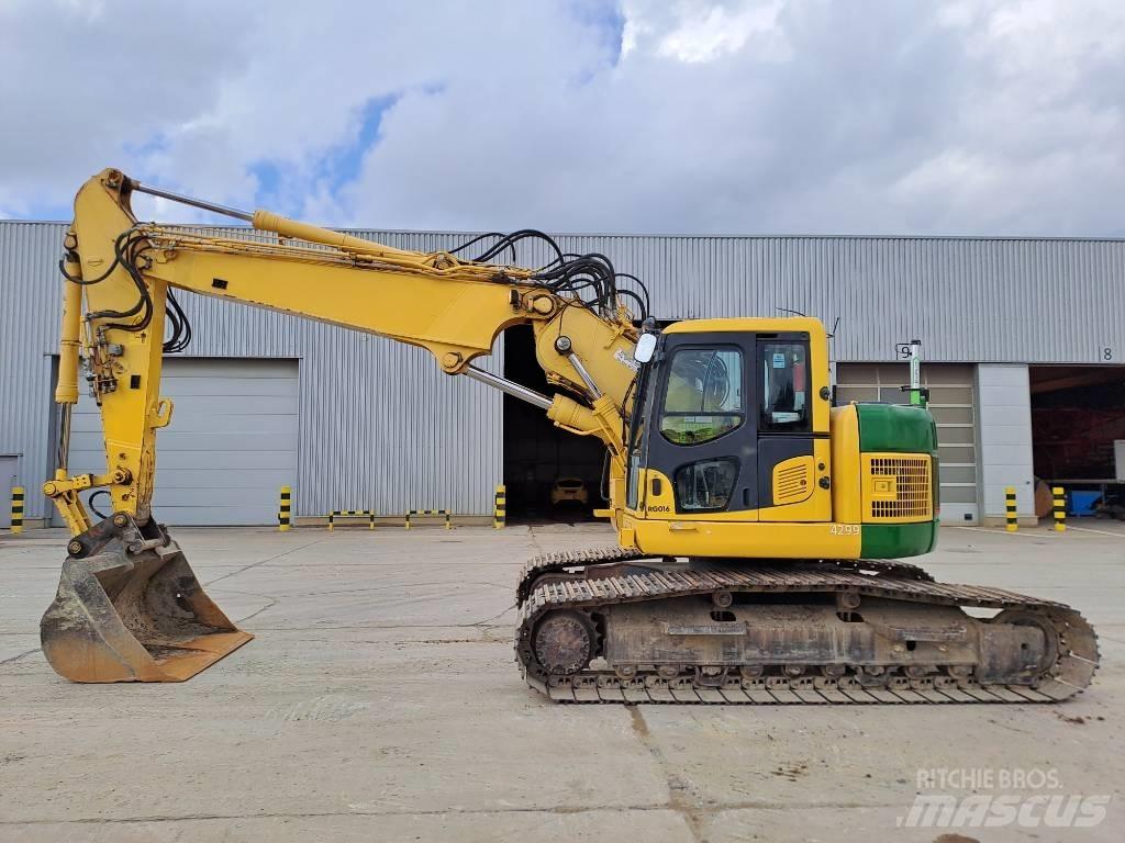 Komatsu PC228USLC-8 حفارات زحافة