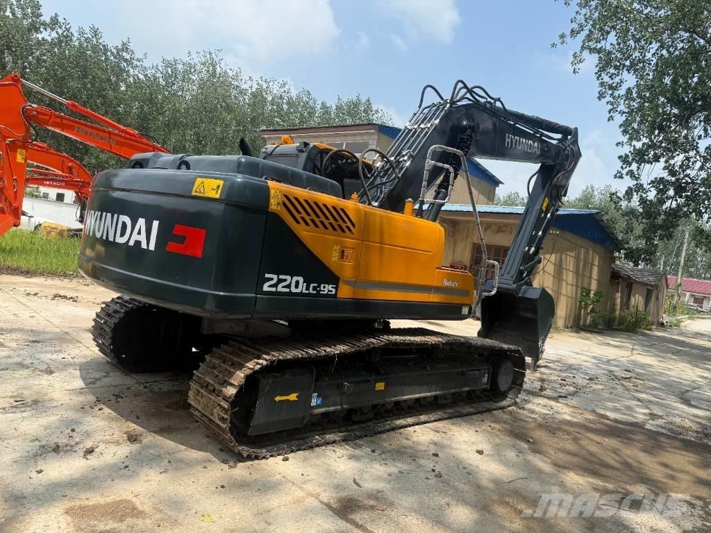 Hyundai R220LC-9S حفارات زحافة