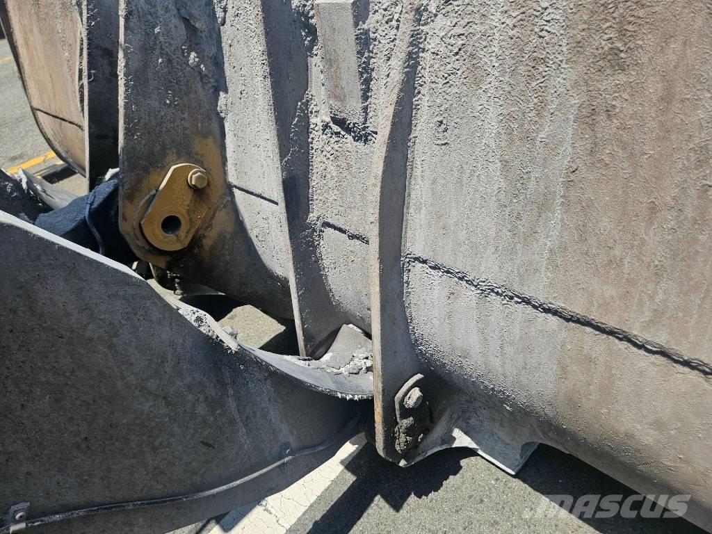 CAT 972H لوادر بعجل