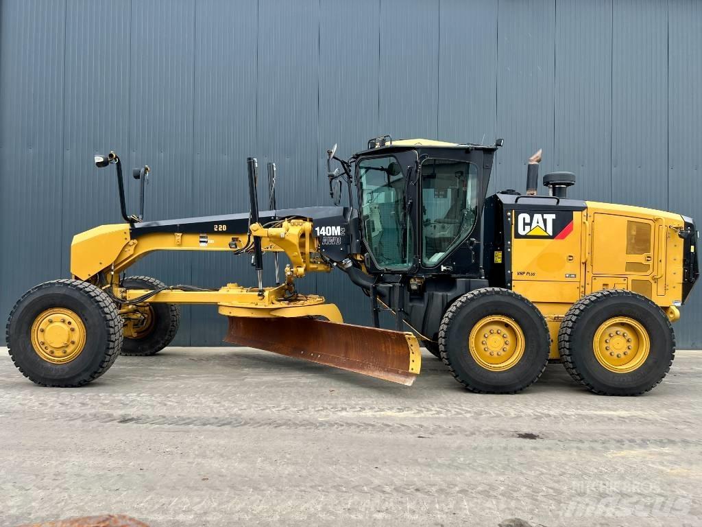 CAT 140M2 AWD معدات تمهيد الطرق