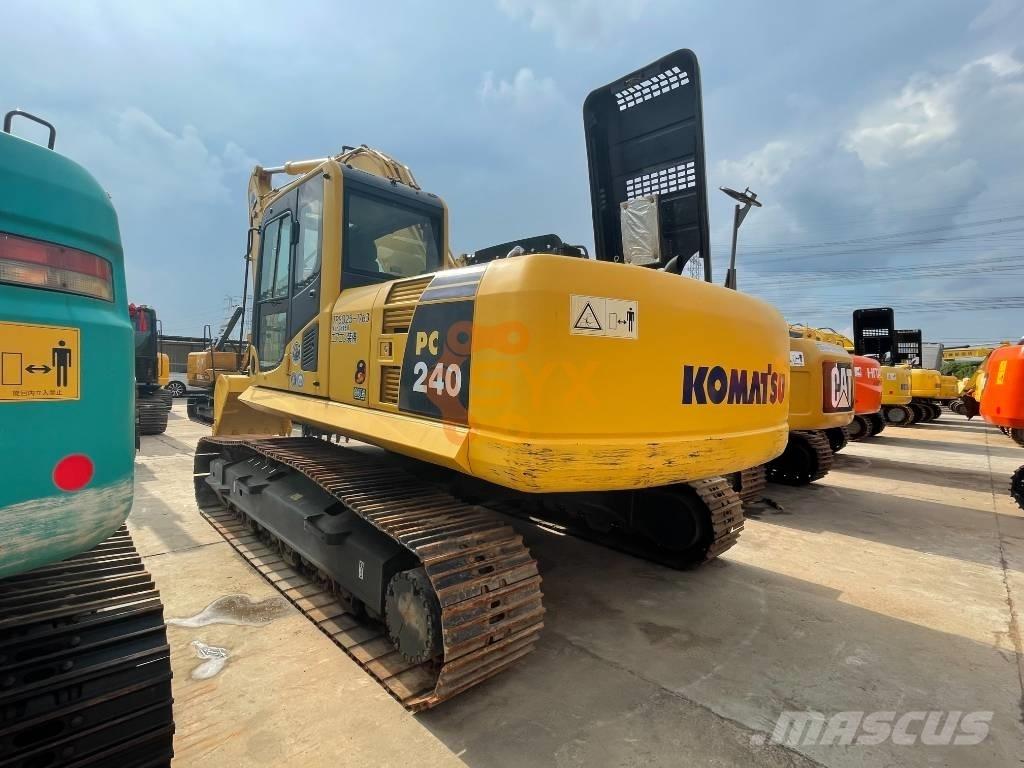 Komatsu PC 240 حفارات زحافة
