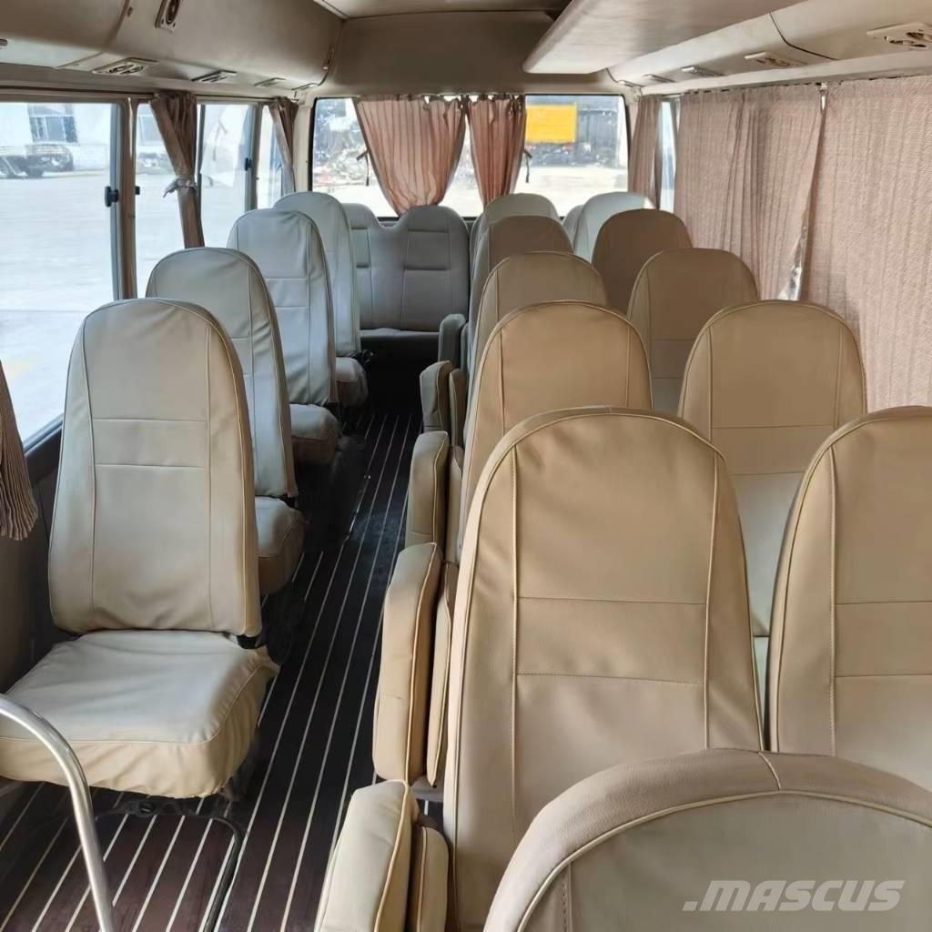 Toyota Coaster Bus حافلة صغيرة