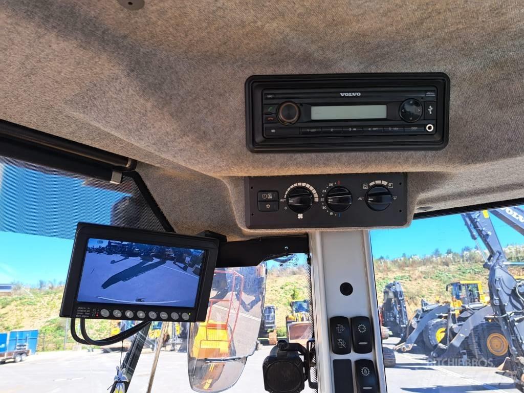 Volvo L 220 H لوادر بعجل
