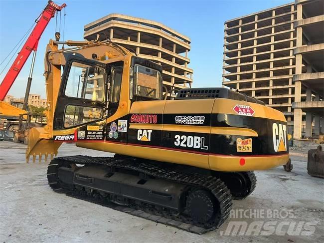 CAT 320 B حفارات زحافة