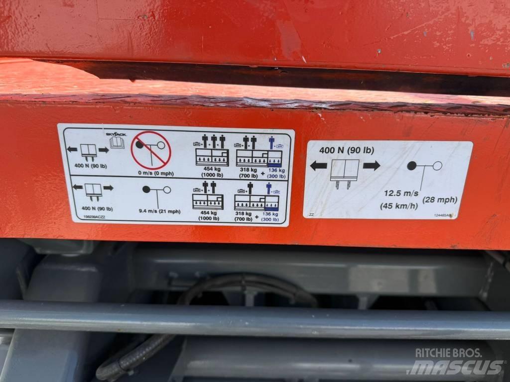 SkyJack SJ 4626 رافعات مقصية الشكل