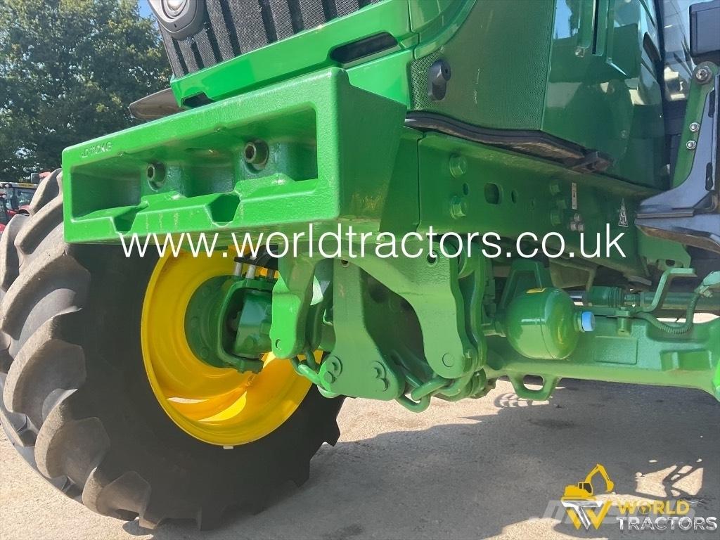 John Deere 6130 R الجرارات