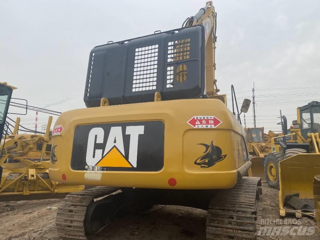 CAT 330 D حفارات زحافة