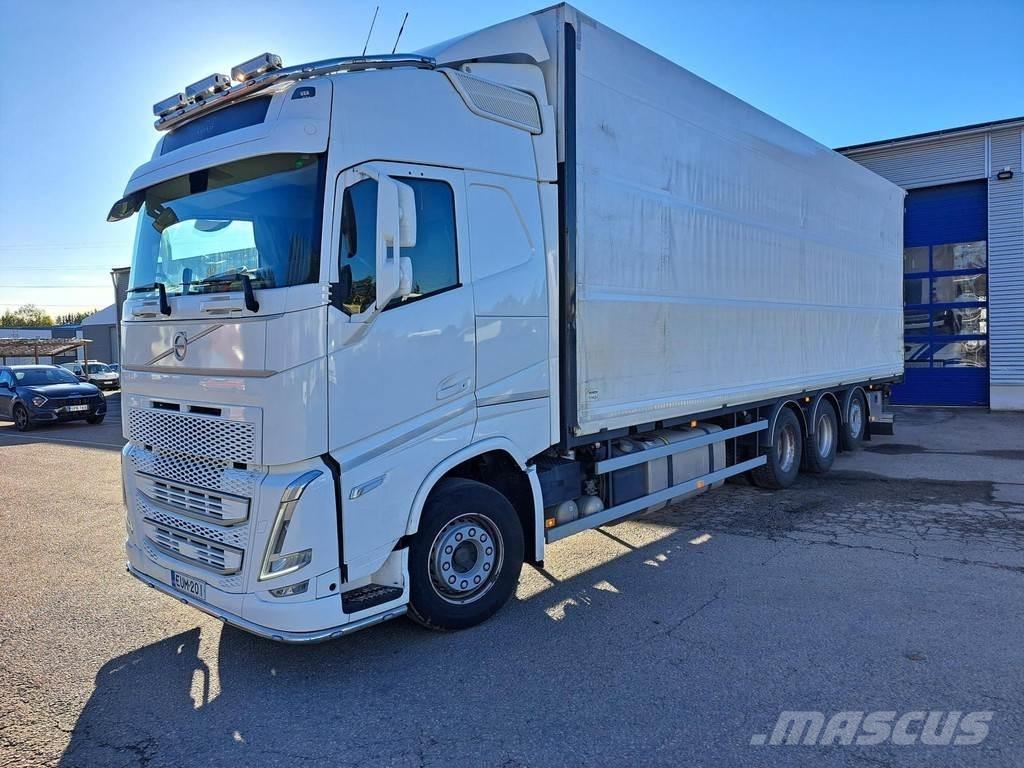 Volvo FH شاحنات مسطحة/مفصلية الجوانب