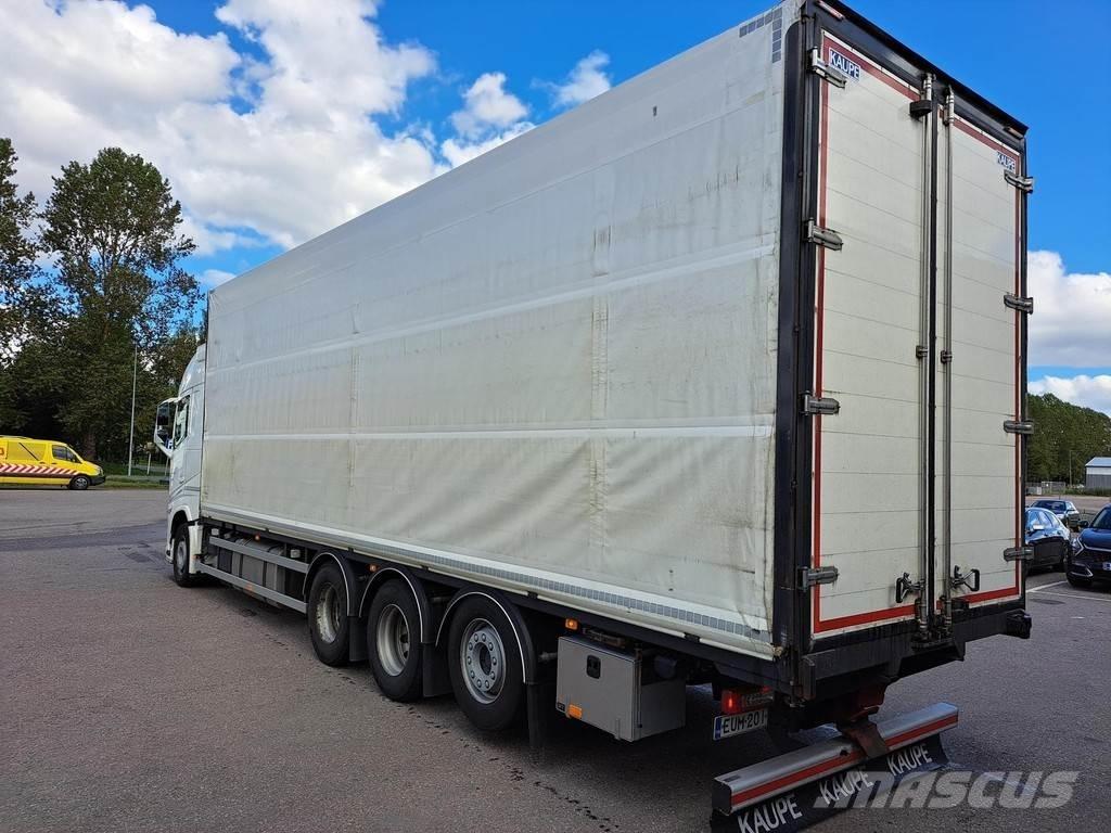 Volvo FH شاحنات مسطحة/مفصلية الجوانب