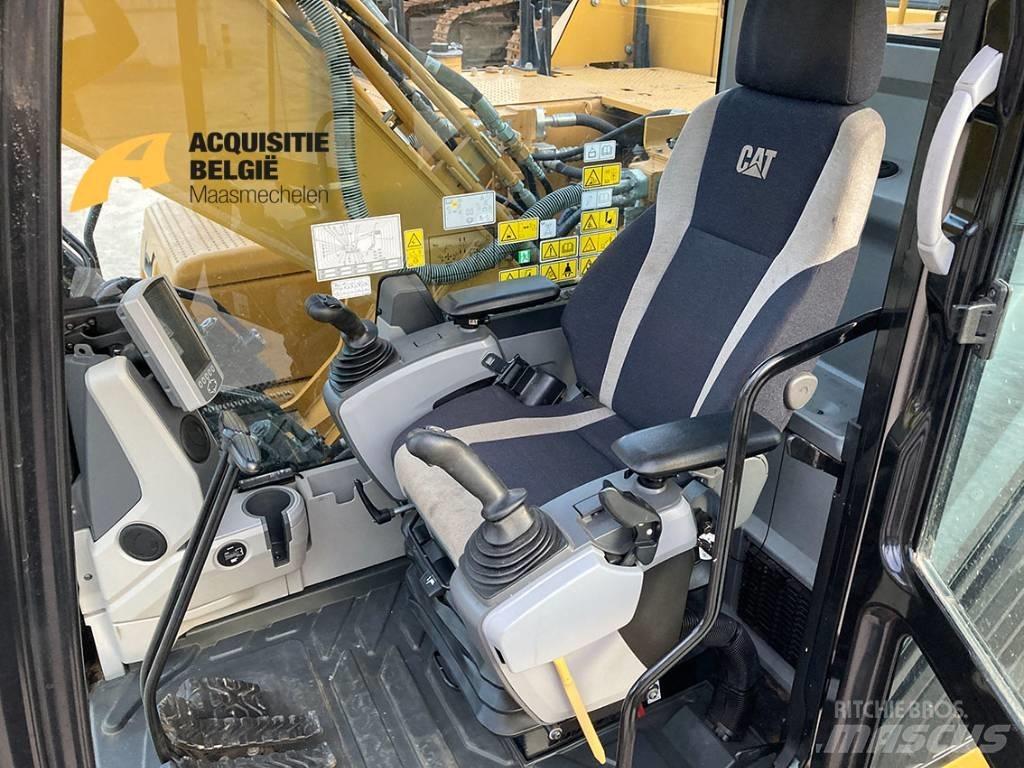 CAT 326 F L حفارات زحافة