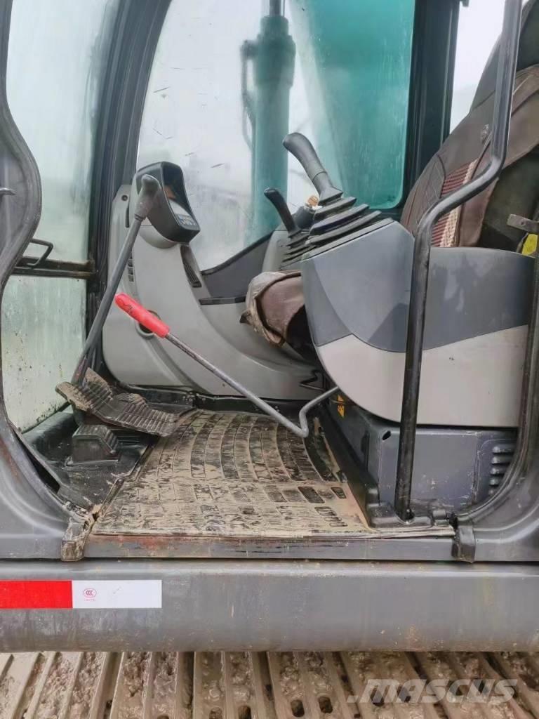 Kobelco SK 140 حفارات زحافة