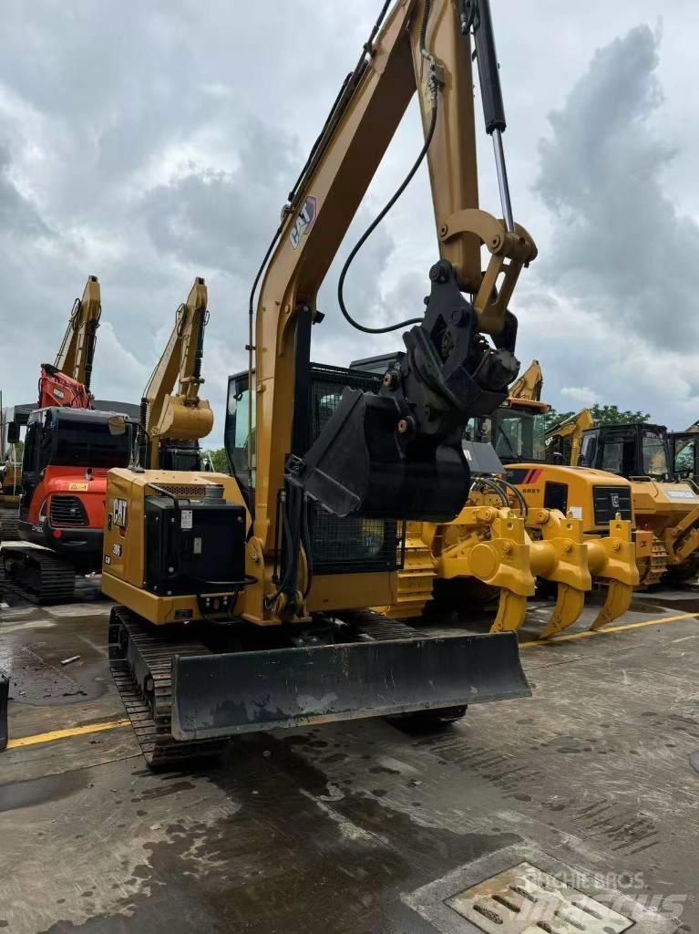 CAT 306 حفارات زحافة