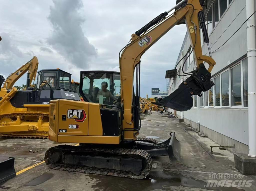 CAT 306 حفارات زحافة