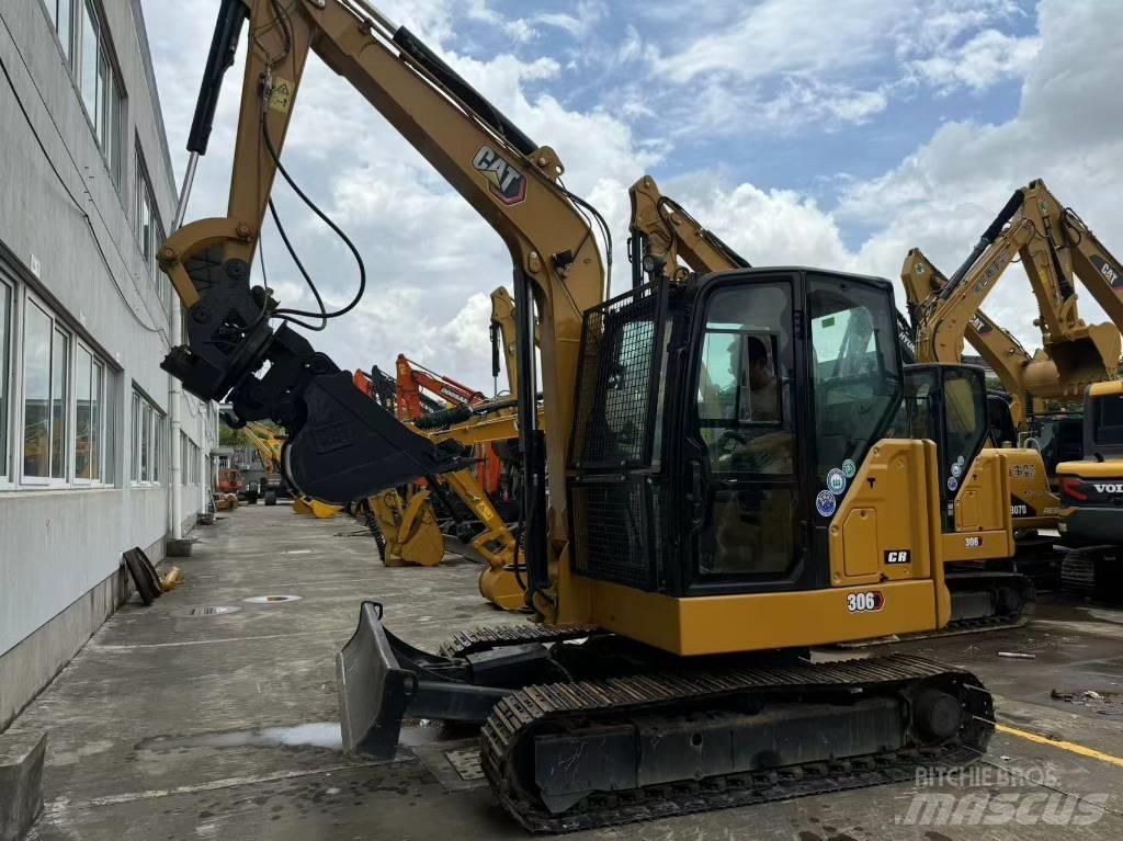 CAT 306 حفارات زحافة