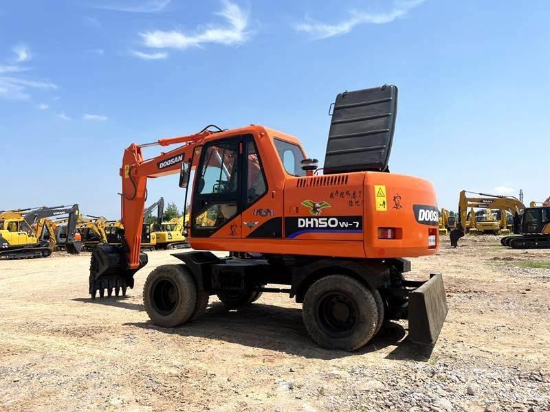 Doosan DH 150 W-7 حفارات بعجل
