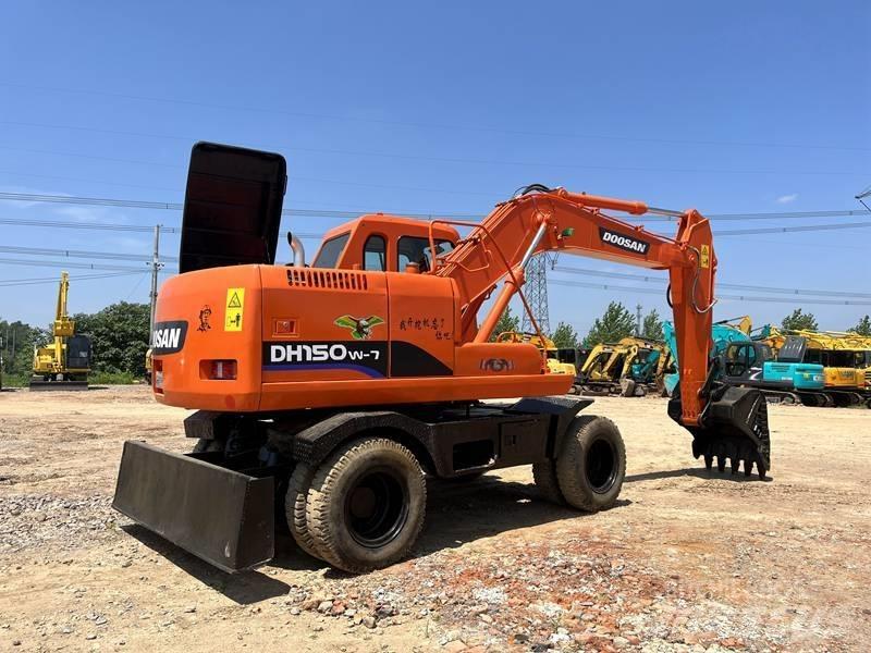 Doosan DH 150 W-7 حفارات بعجل