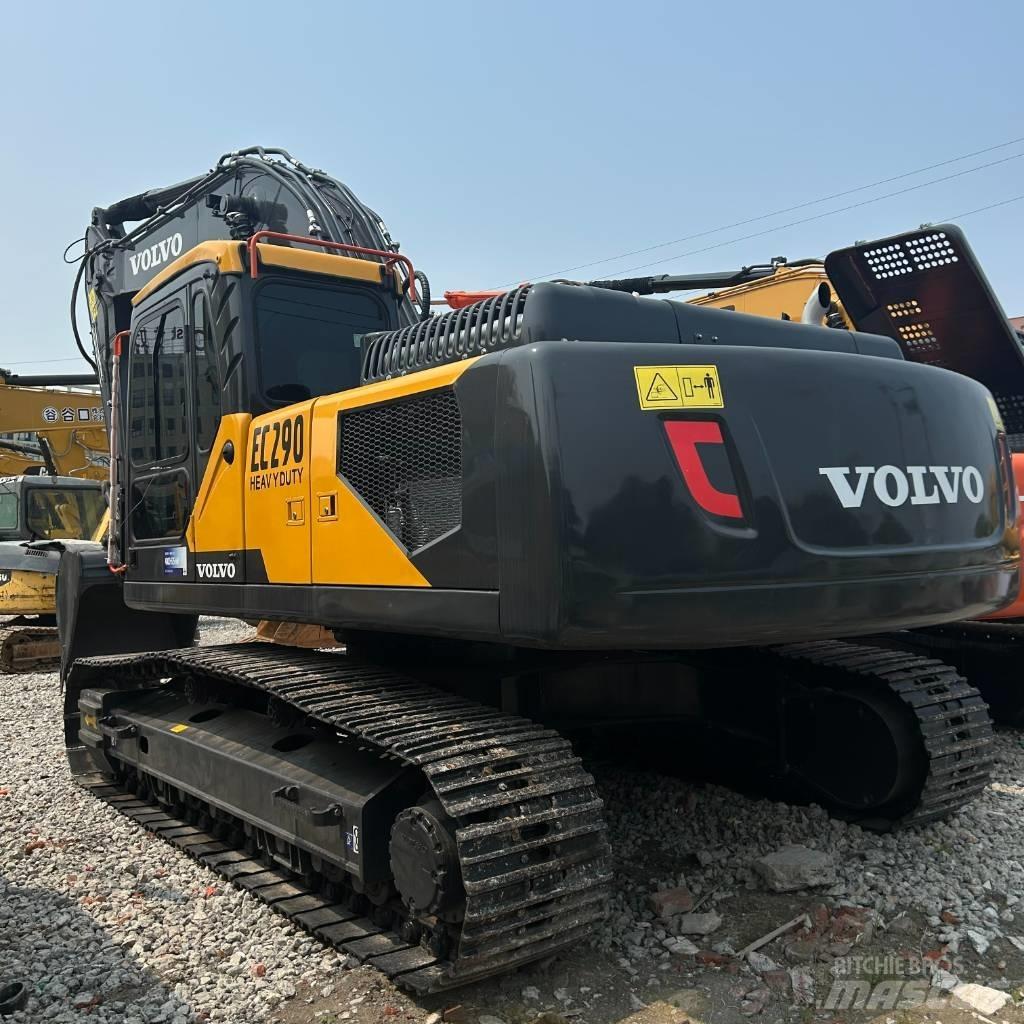 Volvo 290 حفارات زحافة