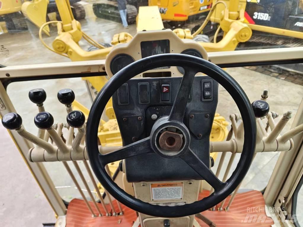 CAT 140 H معدات تمهيد الطرق