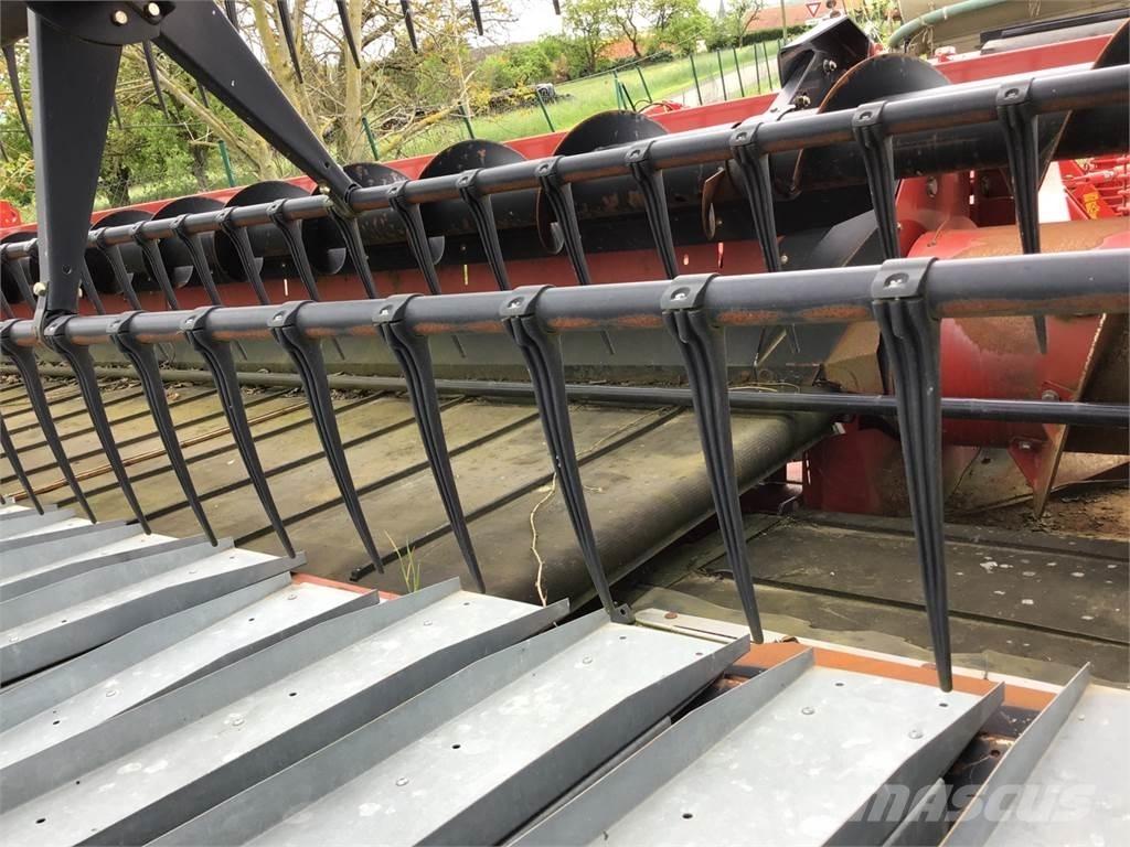 Case IH 3100 رؤوس الحصادات الدراسات