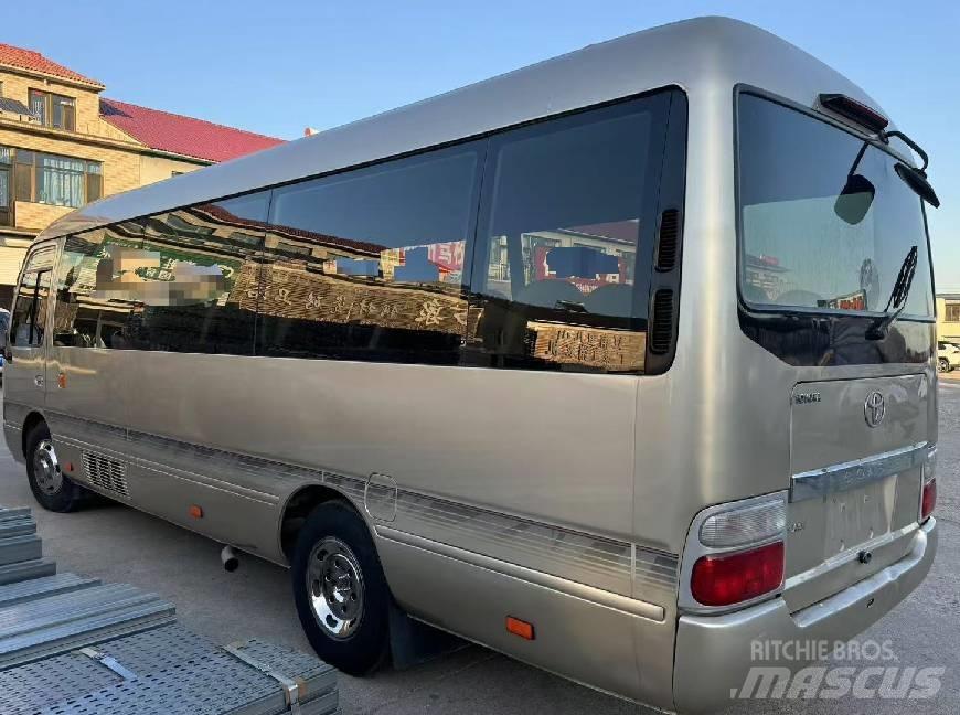 Toyota Coaster حافلة داخل المدينة