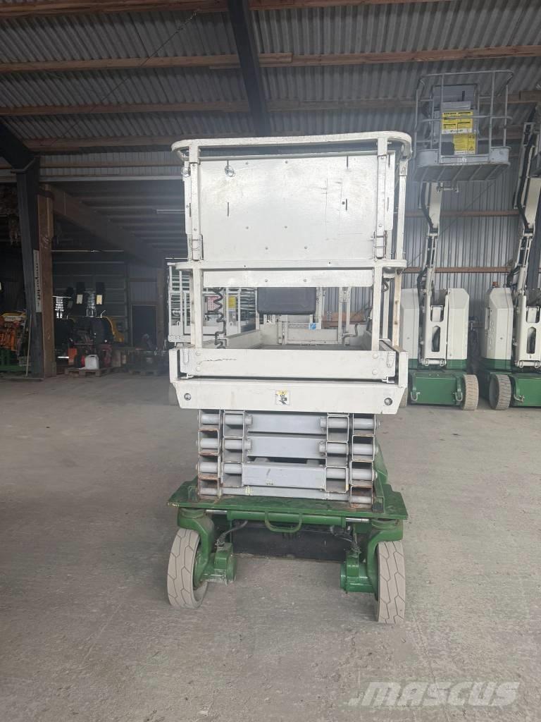 JLG 2646 ES رافعات مقصية الشكل