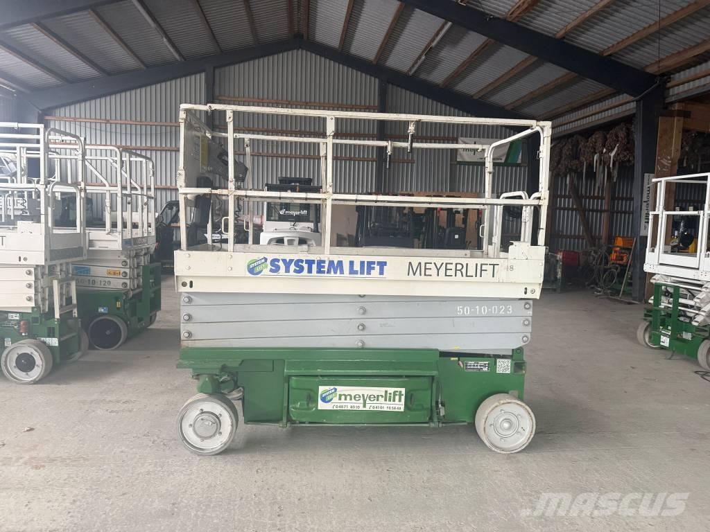 JLG 2646 ES رافعات مقصية الشكل