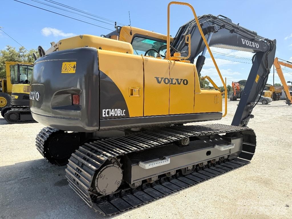 Volvo EC 140 B LC حفارات زحافة