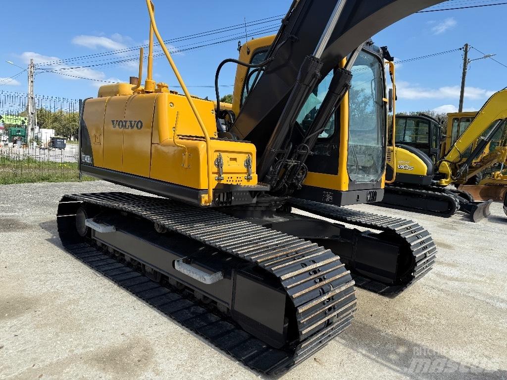 Volvo EC 140 B LC حفارات زحافة