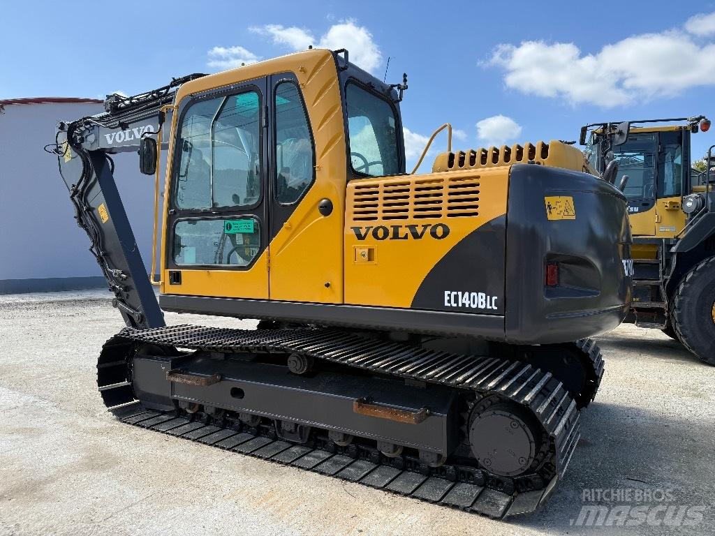 Volvo EC 140 B LC حفارات زحافة