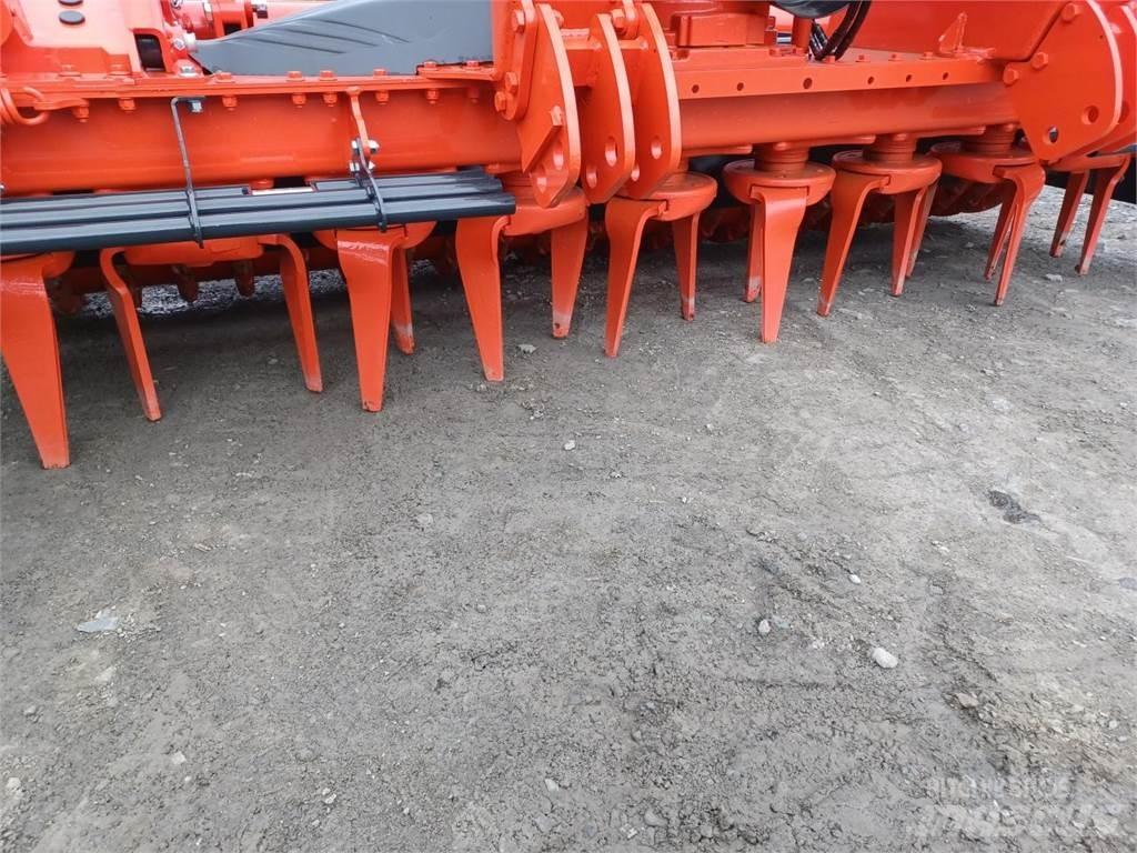 Kuhn HR 3020 الكاسحات وقلابات التربة ذات المحركات