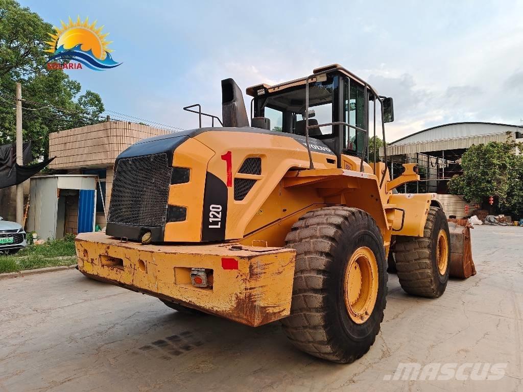 Volvo L 120 لوادر بعجل