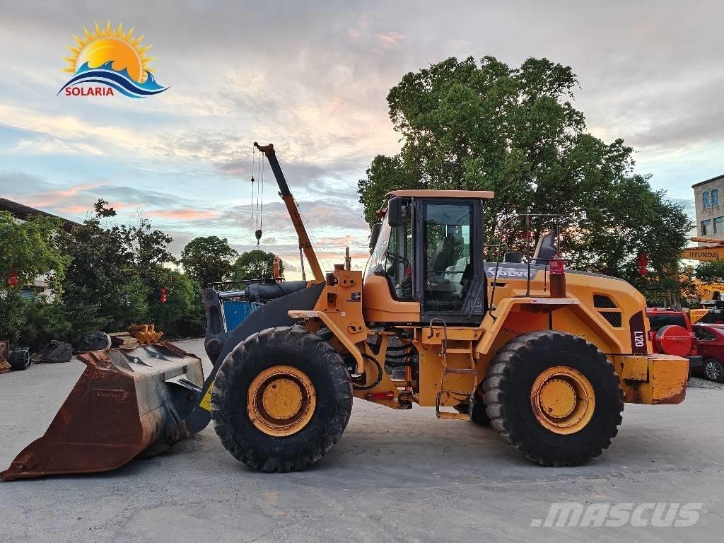 Volvo L 120 لوادر بعجل