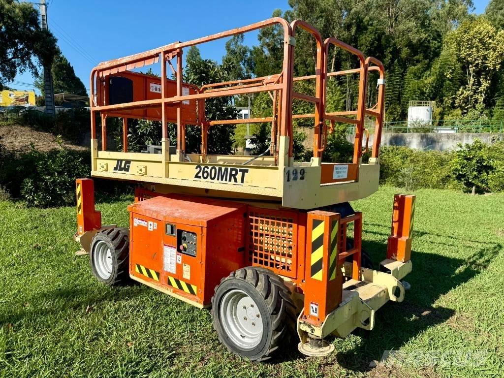 JLG 260 MRT رافعات مقصية الشكل